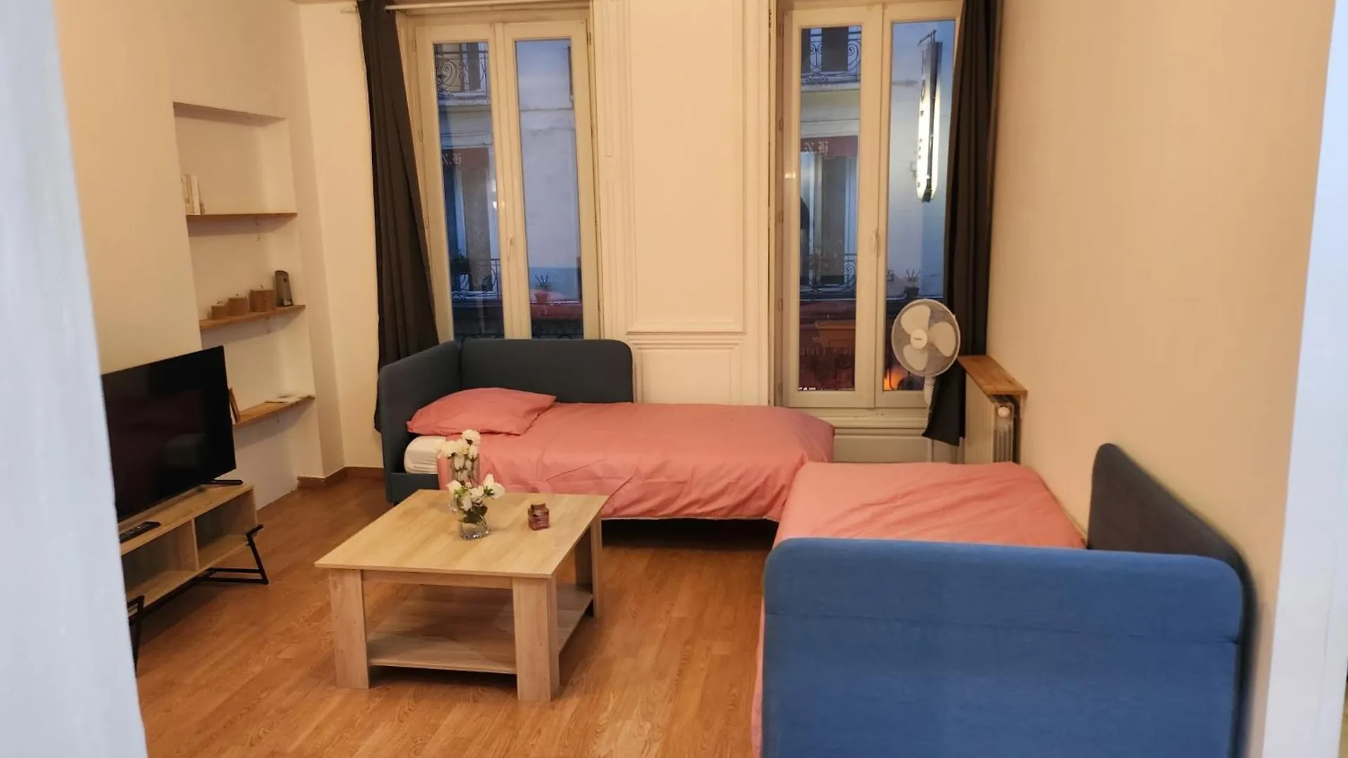 Logement Entier 2-3 P Paris France