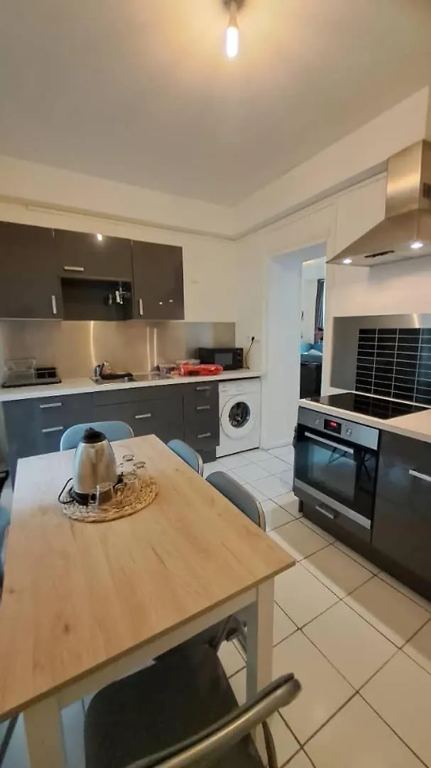 Logement Entier 2-3 P contacts